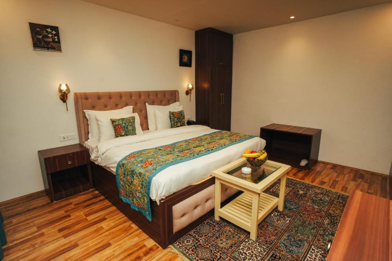Srinagar Group Of Hotels Exteriér fotografie