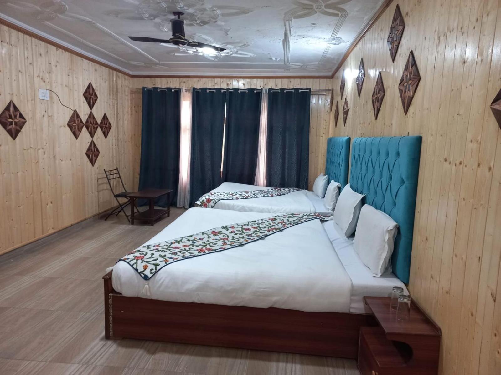 Srinagar Group Of Hotels Exteriér fotografie
