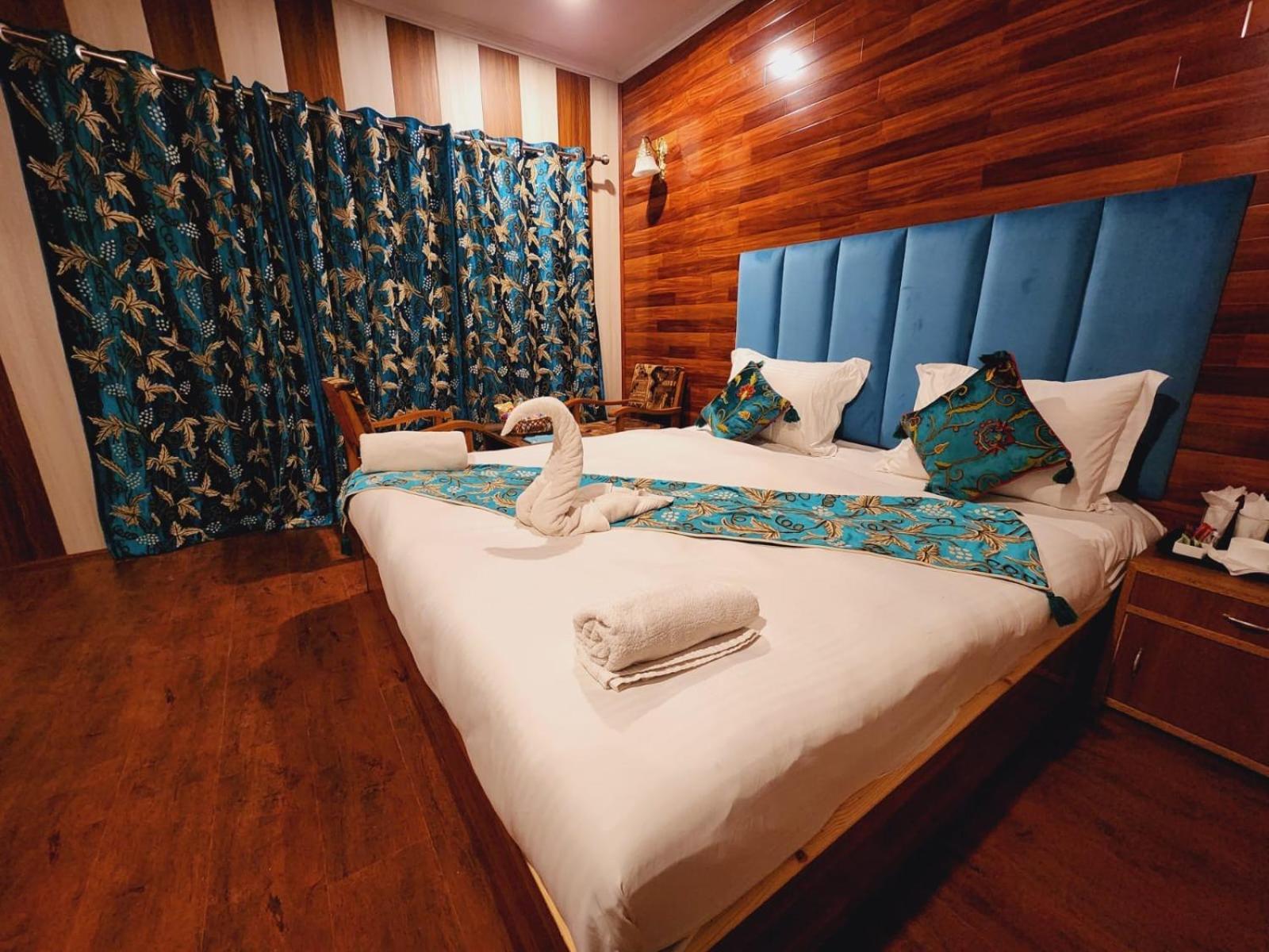 Srinagar Group Of Hotels Exteriér fotografie