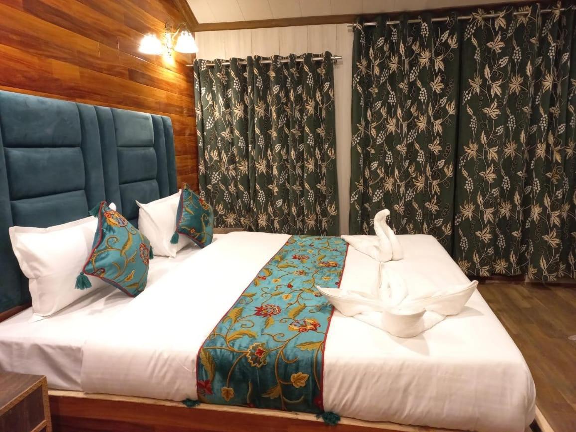 Srinagar Group Of Hotels Exteriér fotografie