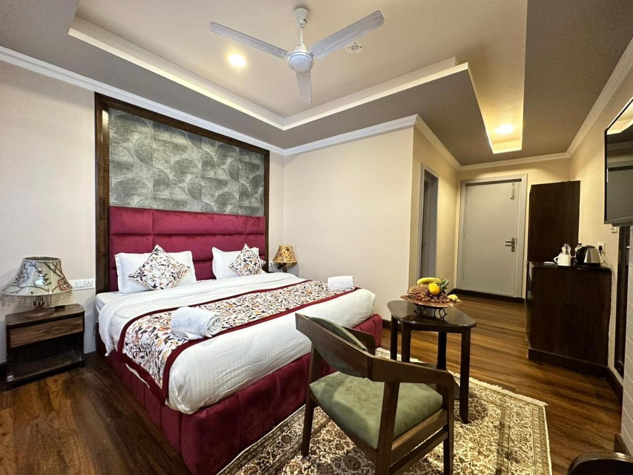 Srinagar Group Of Hotels Exteriér fotografie