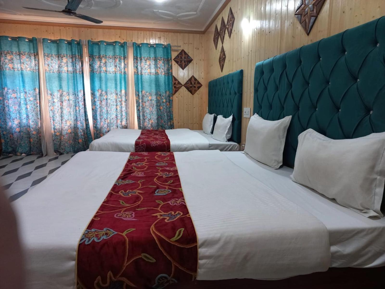 Srinagar Group Of Hotels Exteriér fotografie