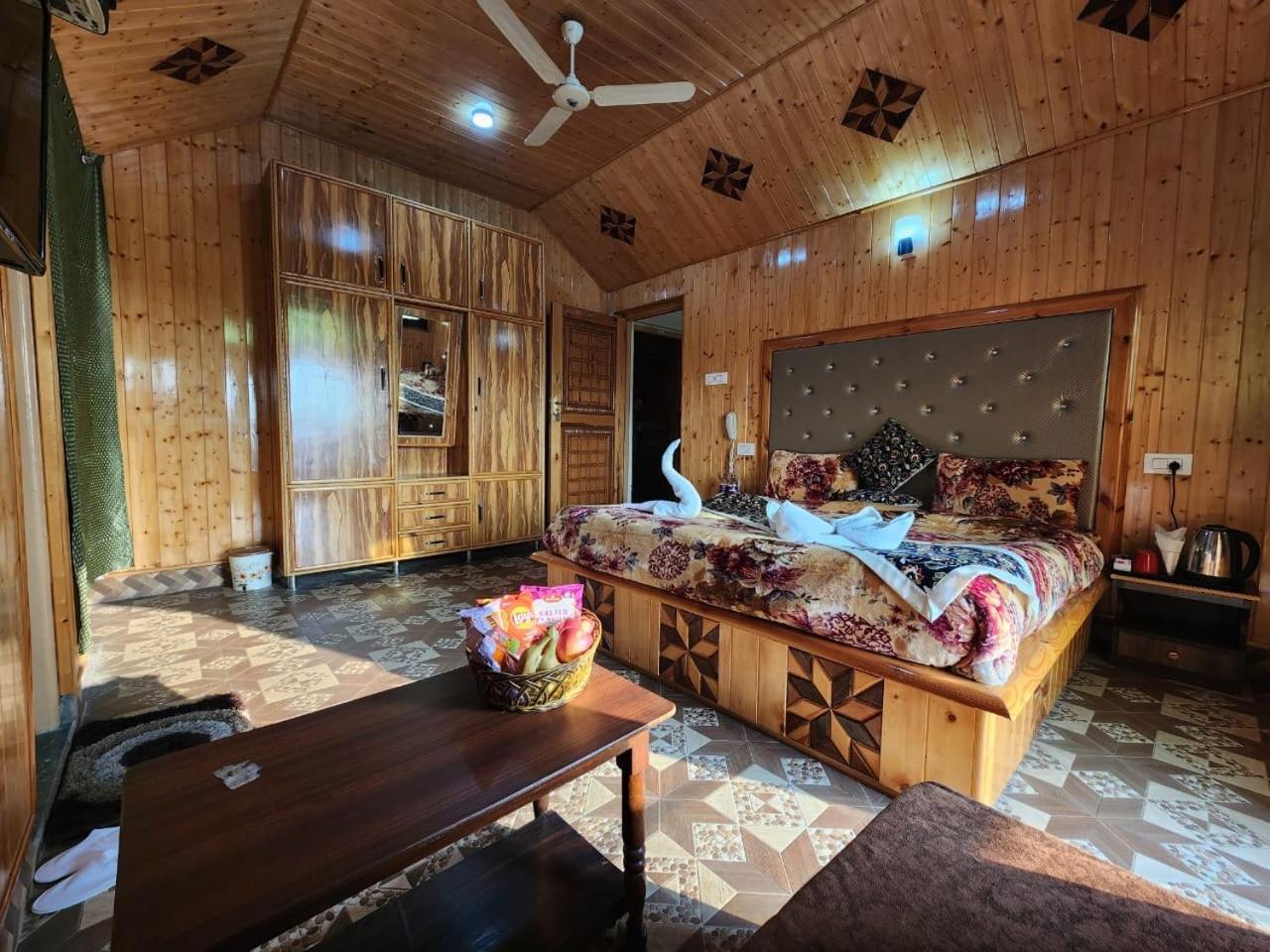 Srinagar Group Of Hotels Exteriér fotografie