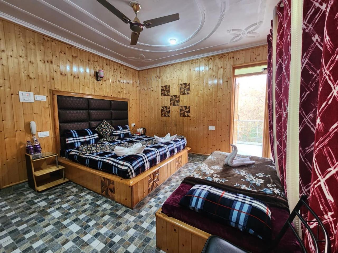 Srinagar Group Of Hotels Exteriér fotografie