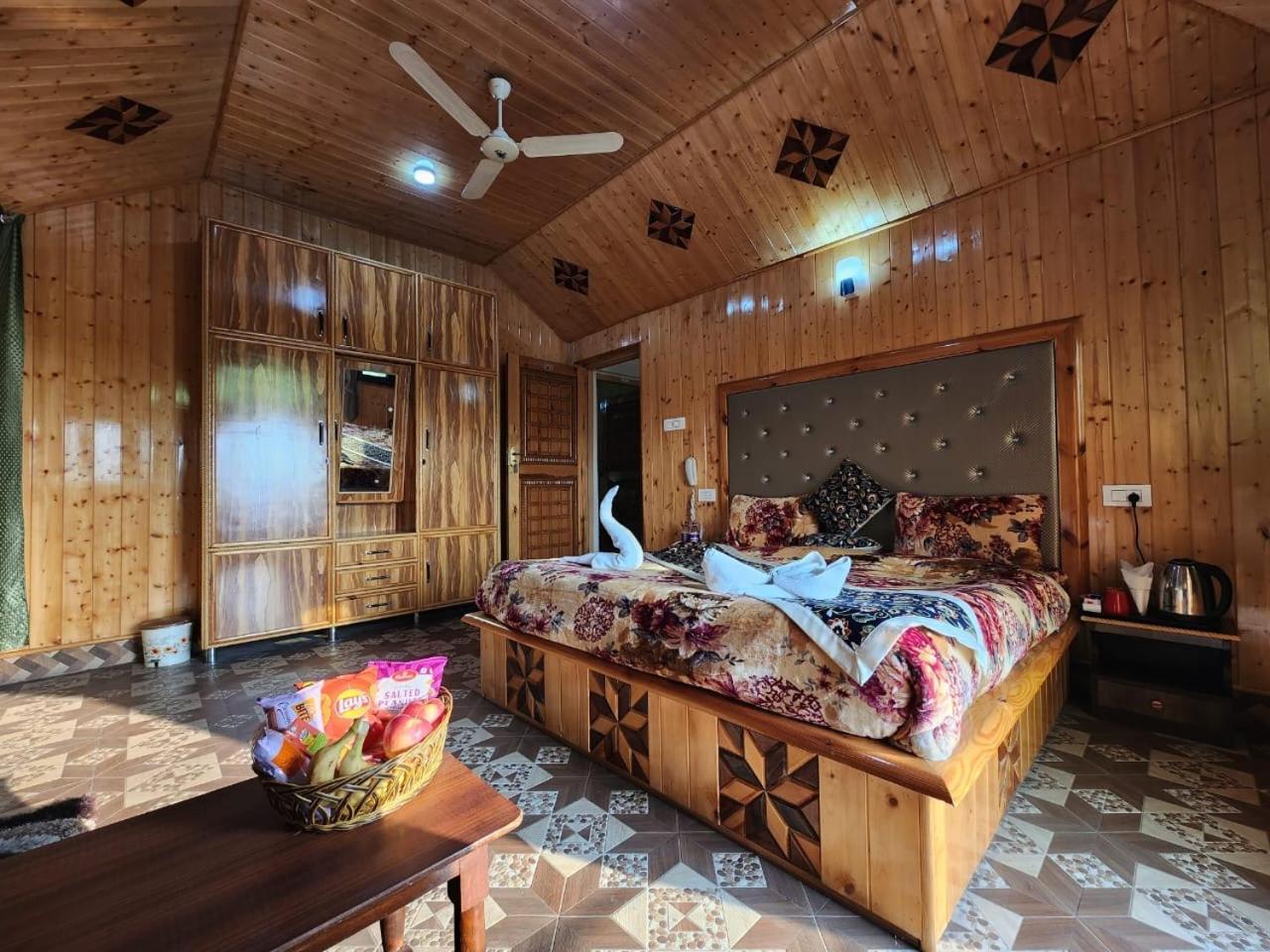 Srinagar Group Of Hotels Exteriér fotografie