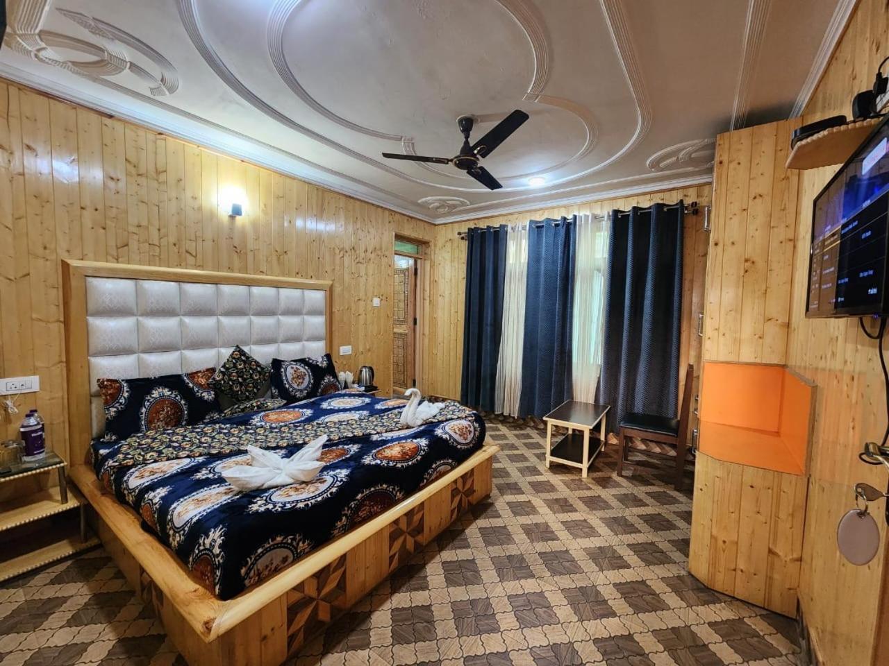 Srinagar Group Of Hotels Exteriér fotografie