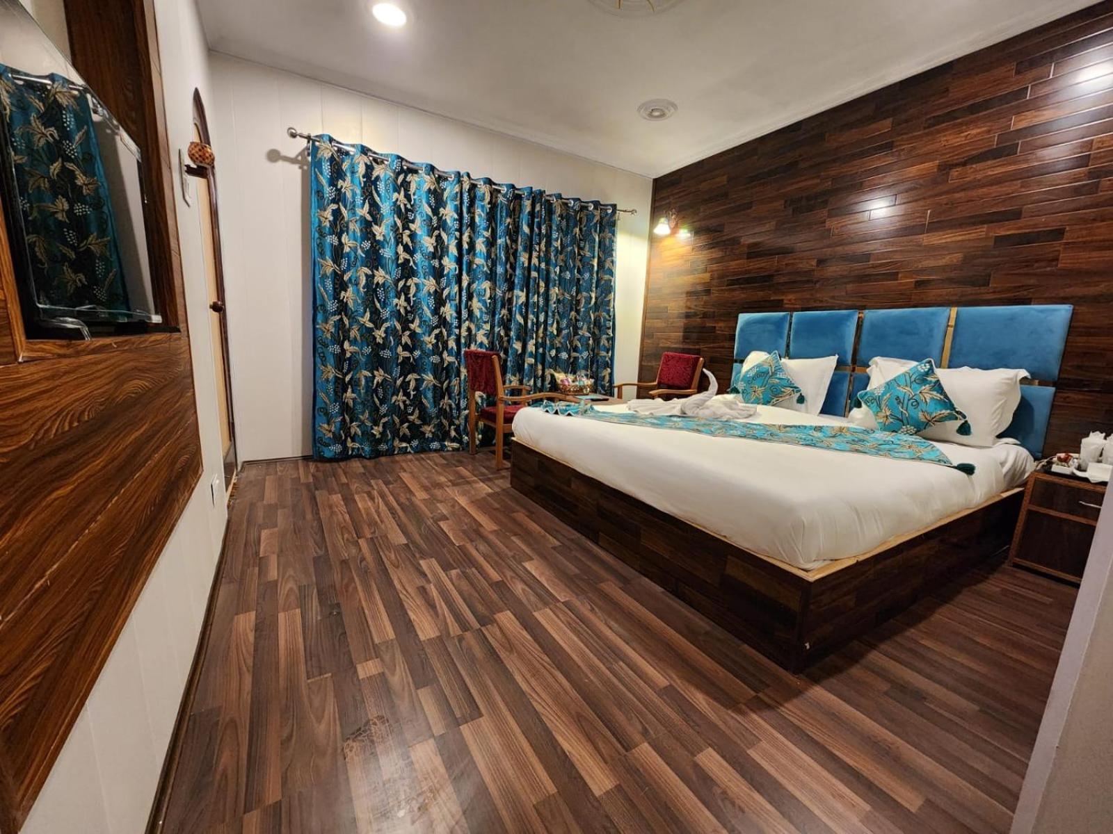 Srinagar Group Of Hotels Exteriér fotografie